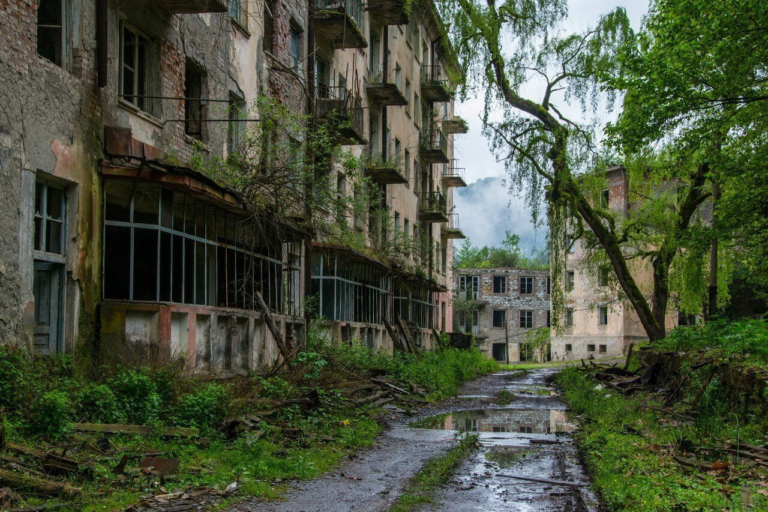 Экскурсия Джип-тур «Города призраки и парк водопадов» в Абхазии